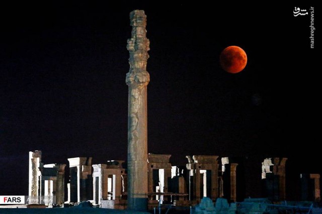 ماه خونین ۵ مرداد